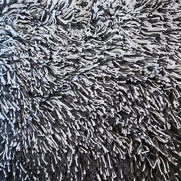 New OCM Ombre Shag Rug 27"x42" Gray Black White NWT Bathroom Room College Dorm - Picture 4 of 5